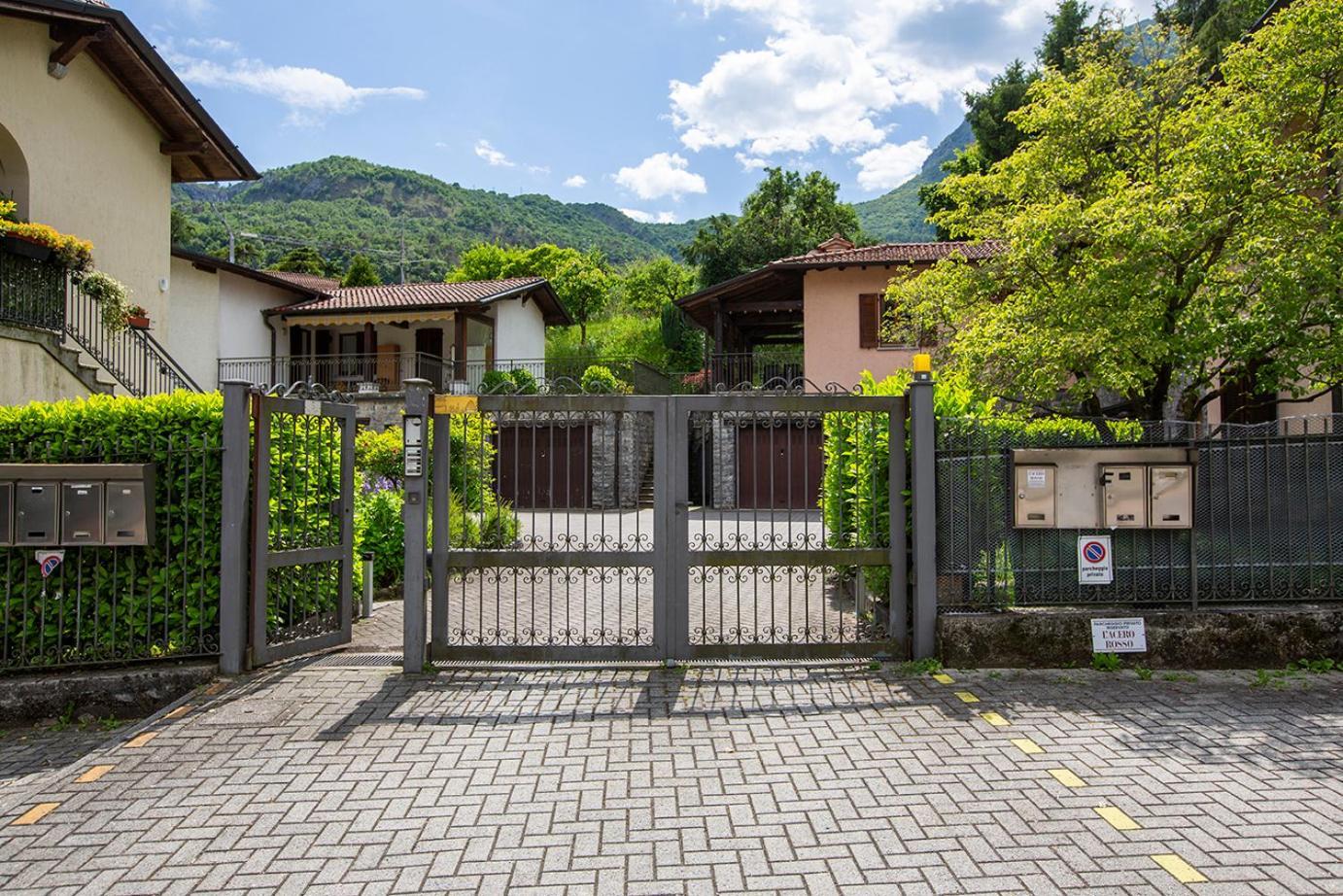 L'Acero Rosso - Giardino Privato E Box Auto Villa Menaggio Eksteriør bilde